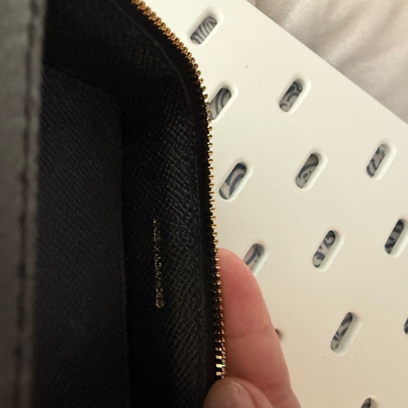 Coach Black pill Holder - Picture 3 of 4